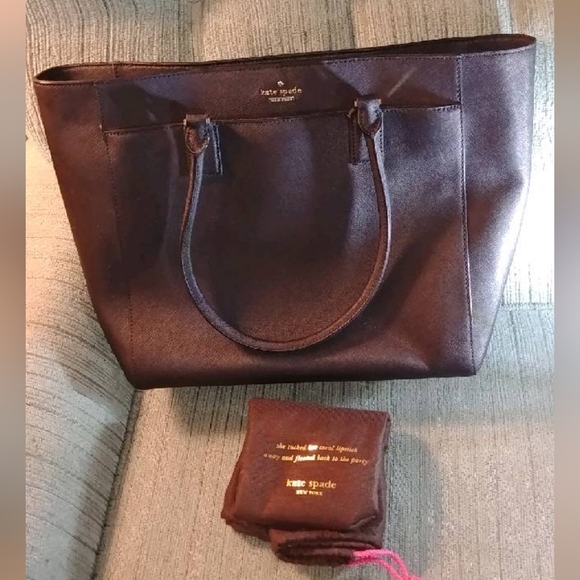 Kate Spade New York leather purse. - Picture 1 of 15